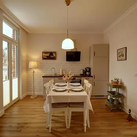 Apartment Johanna App 1- Mit Zwei Balkonen & Garten - Nur Wenige Schritte Vom